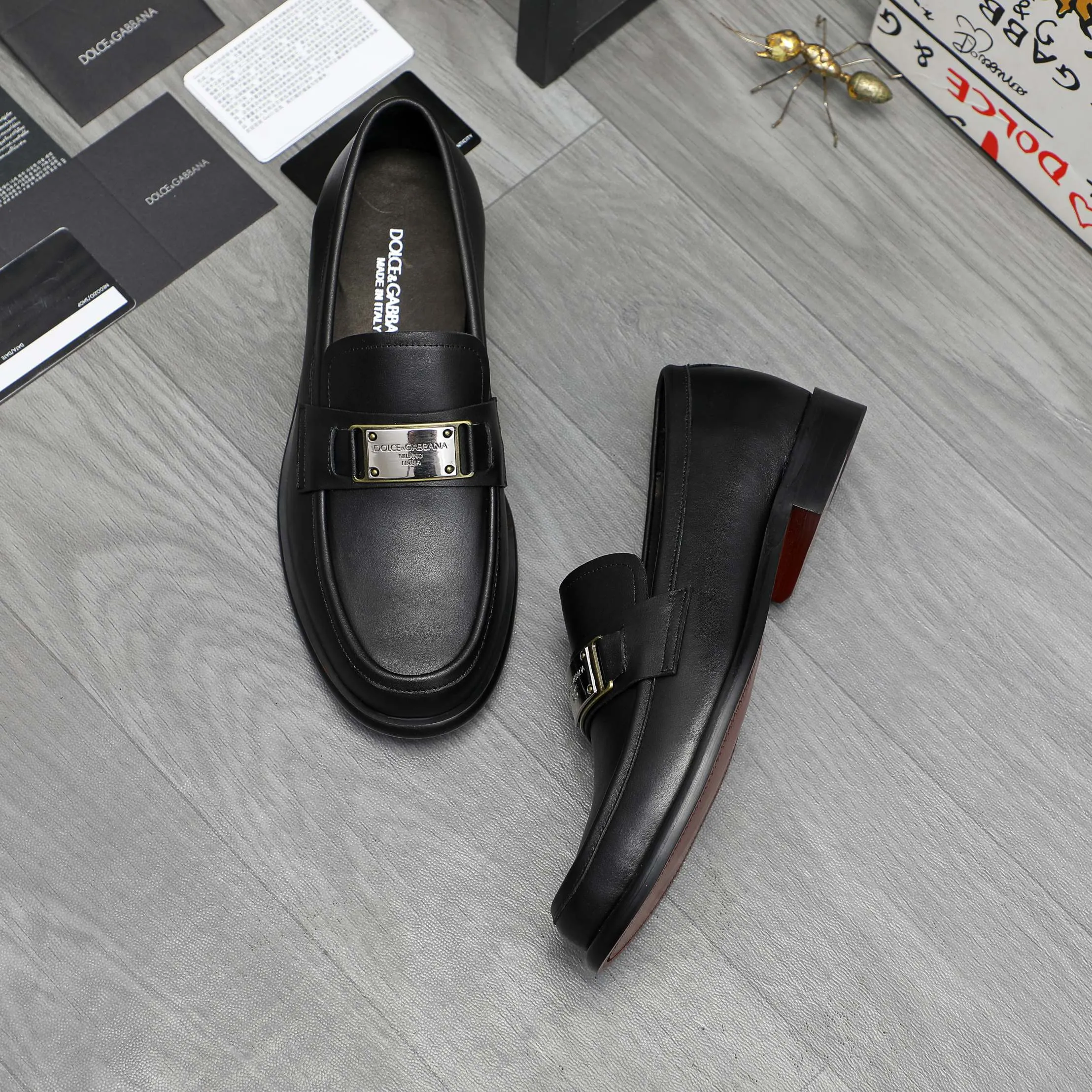 Men's shoes 💰p540 Product trademark: DG (Dolce & Gabbana) business slip-on leather shoes Regular size: 38-46 (38.45.46 is custom-made and non-returnable) Product materials: Selected high-quality cowhide upper, cowhide lining, original rubber outsole